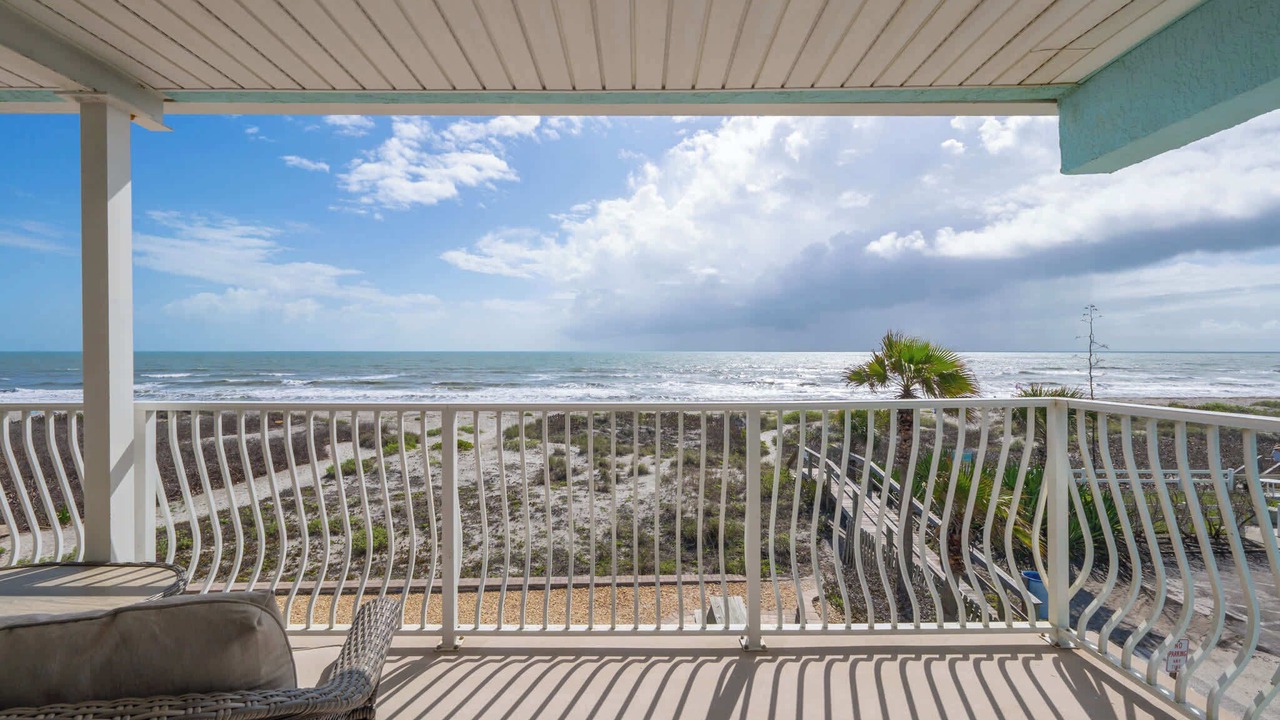 Photo of Patio Balcony in Crescent Beach