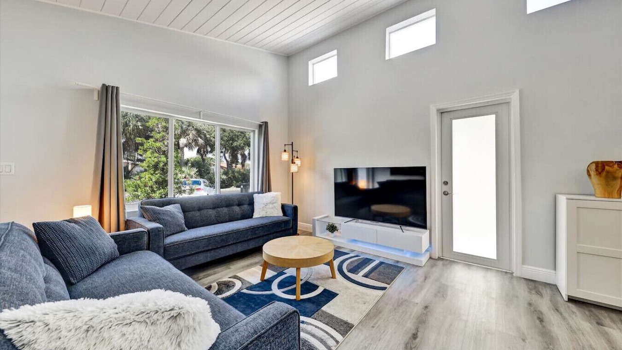 Photo of Livingroom in Poinsettia Heights