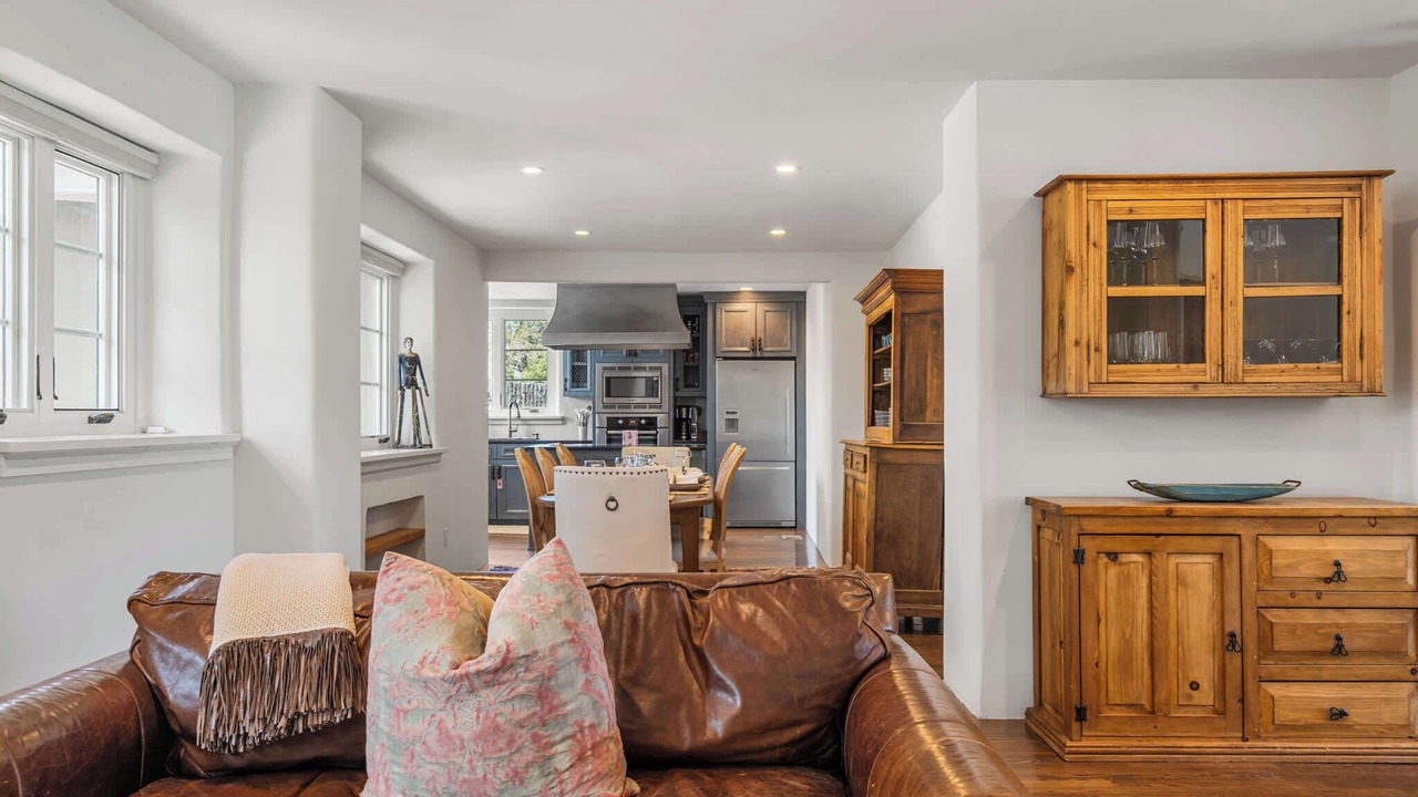 Photo of Livingroom in Northeast Santa Fe