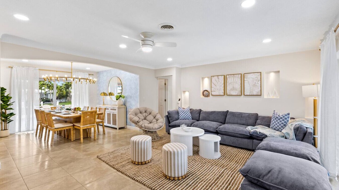 Photo of Livingroom in Coral Ridge Isles