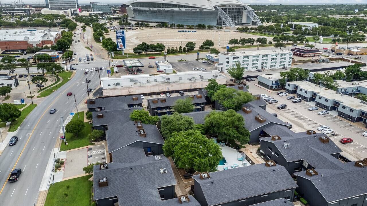 Photo of Outdoor in Central Arlington