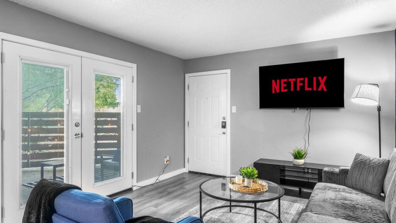 Photo of Livingroom in Central Arlington