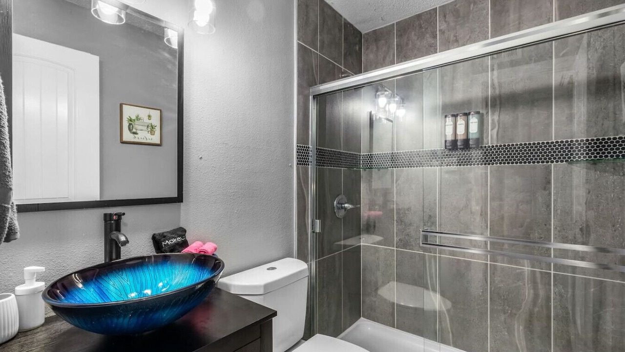 Photo of Bathroom in Central Arlington