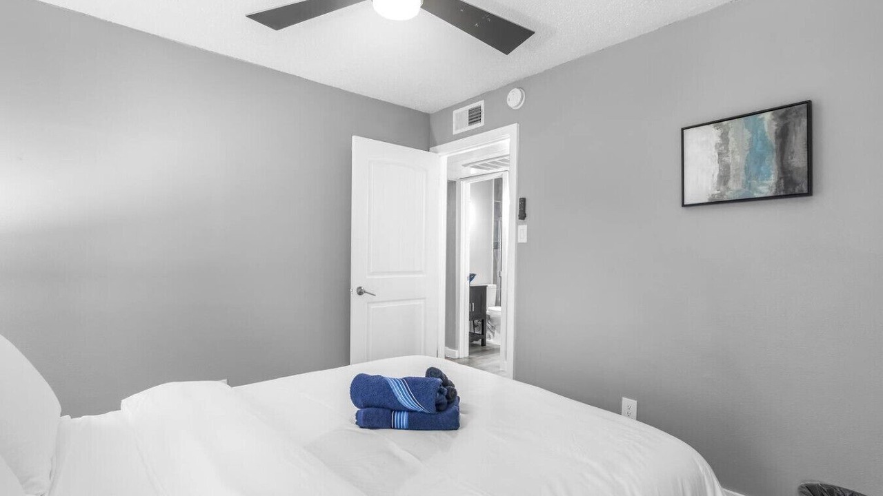 Photo of Bedroom in Central Arlington