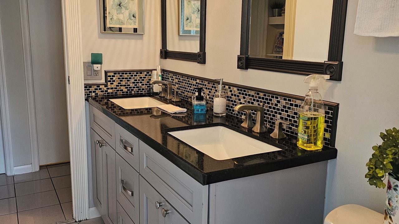 Photo of Bathroom in Sunrise