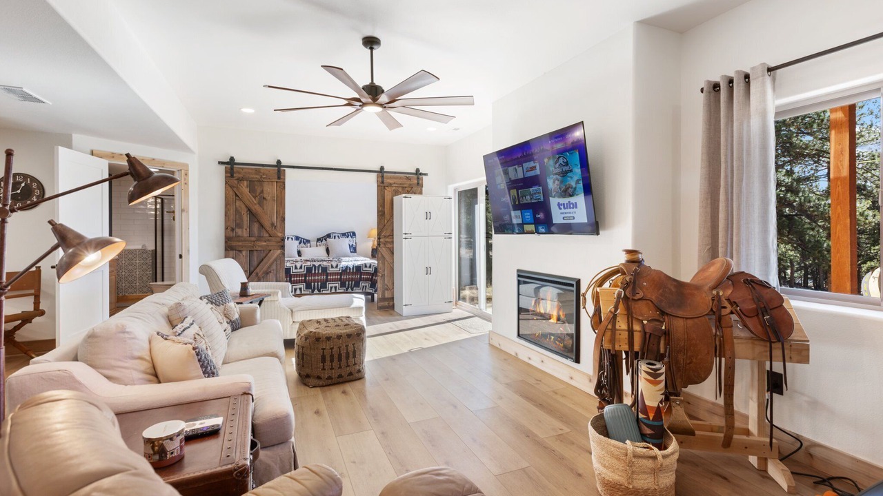 Photo of Livingroom in Lake George