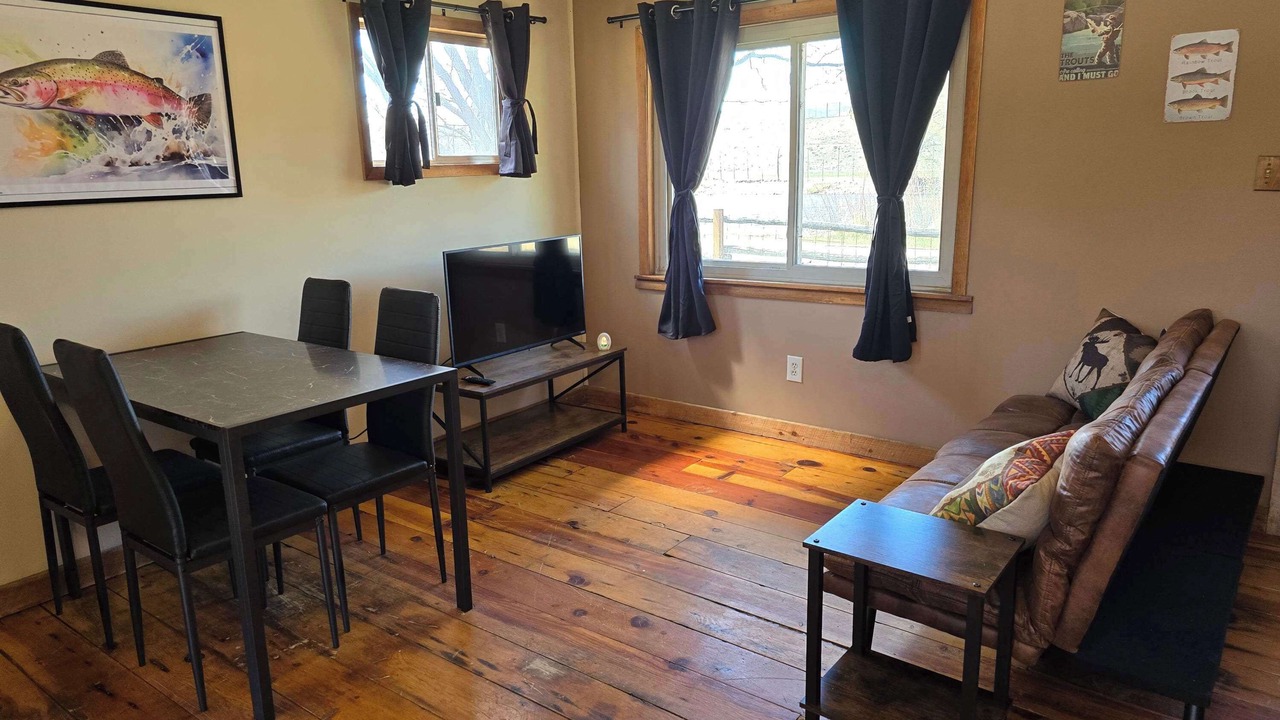 Photo of Livingroom in Howard
