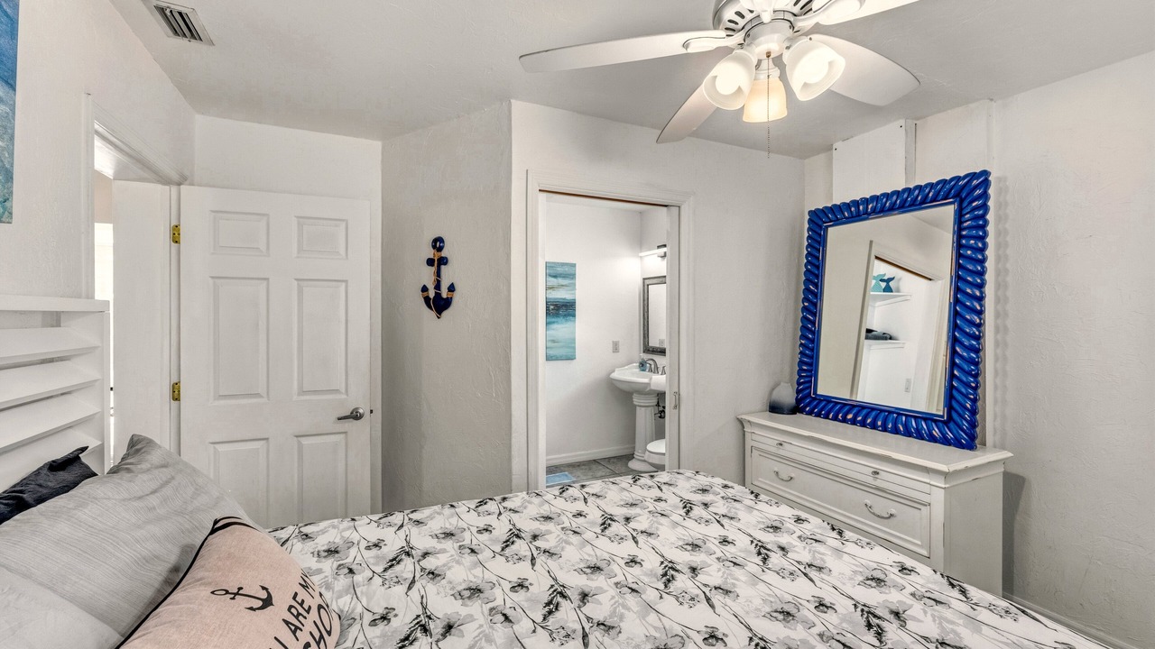 Photo of Bathroom in Gulf Gate Estates