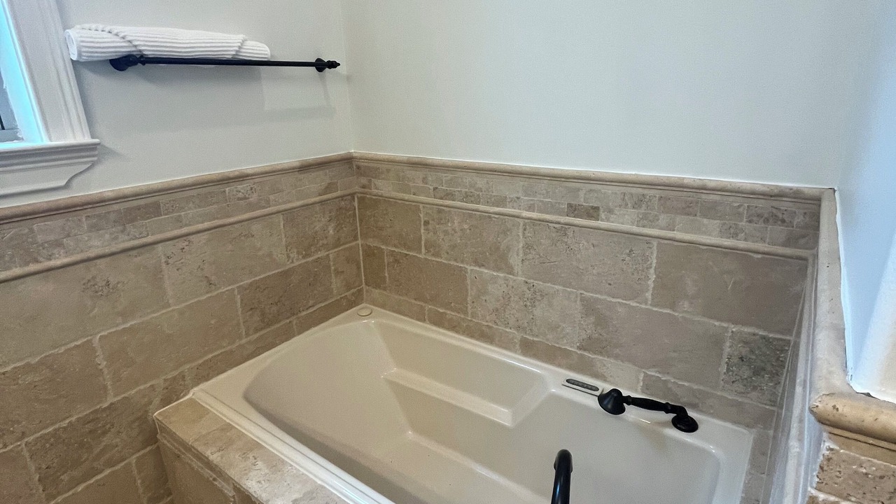 Photo of Bathroom in Clipper Cove