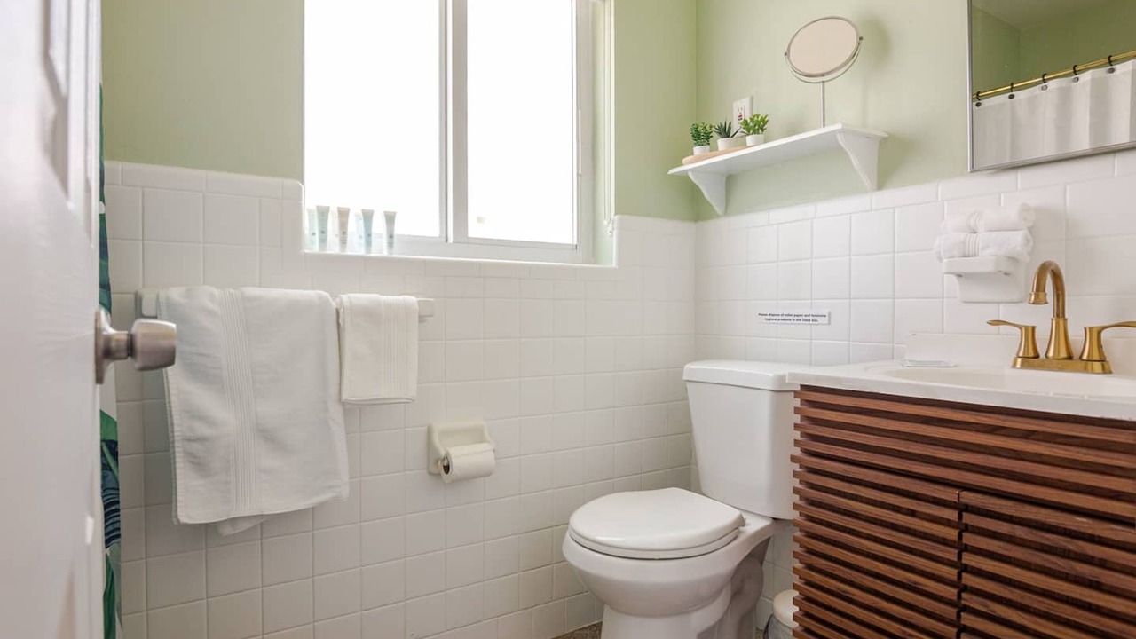 Photo of Bathroom in Royal Poinciana
