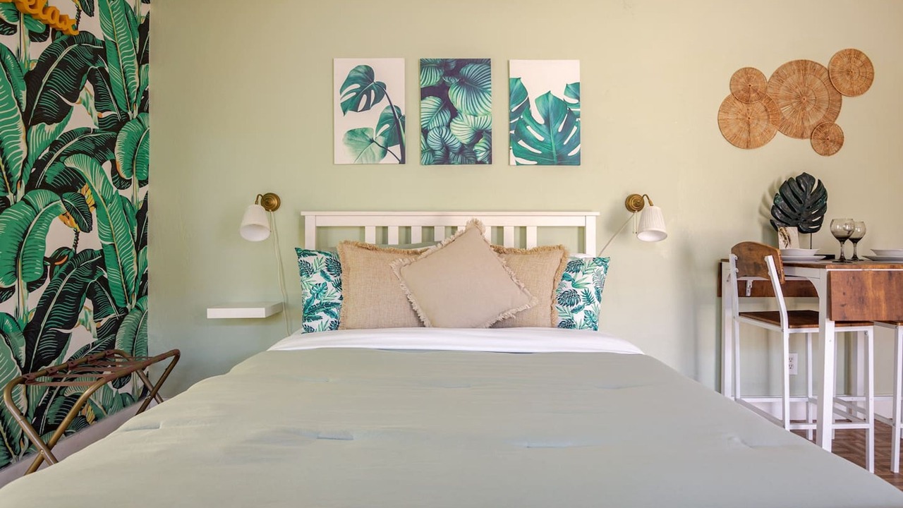 Photo of Bedroom in Royal Poinciana