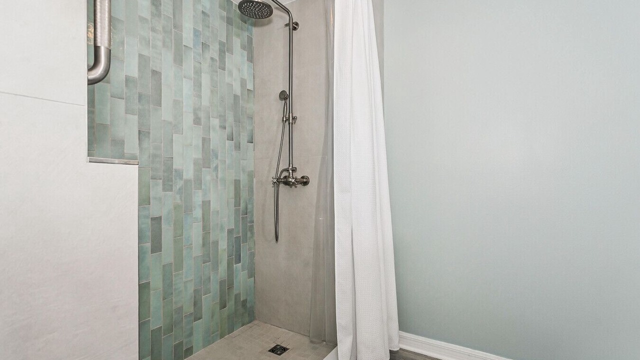 Photo of Bathroom in Navarre Beach