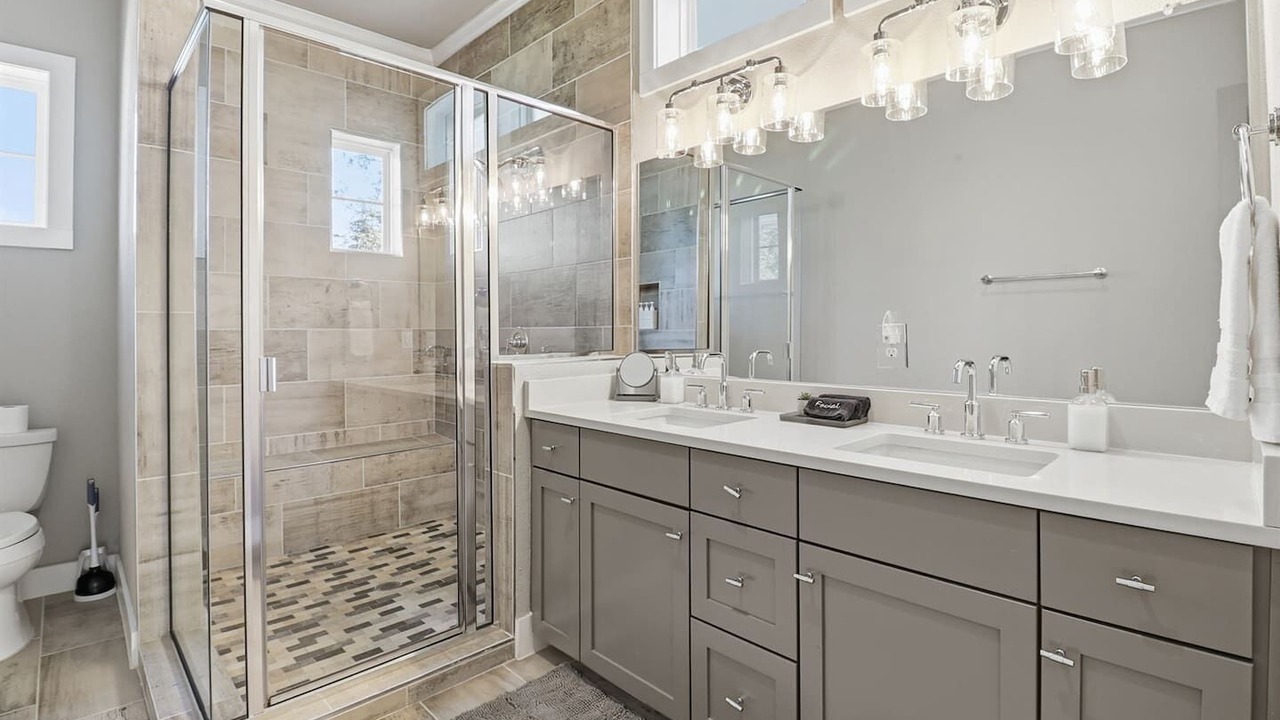 Photo of Bathroom in Kingsland