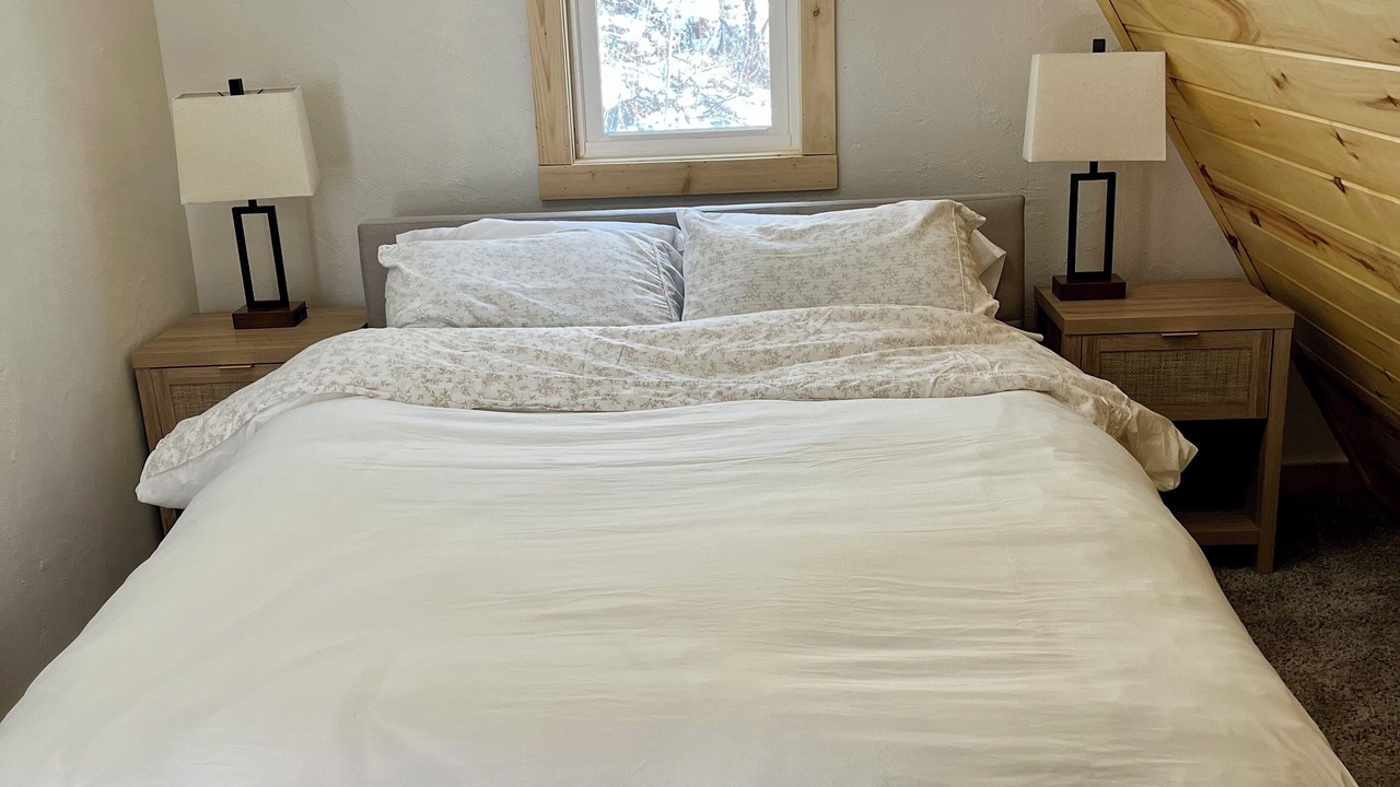 Photo of Bedroom in Garfield