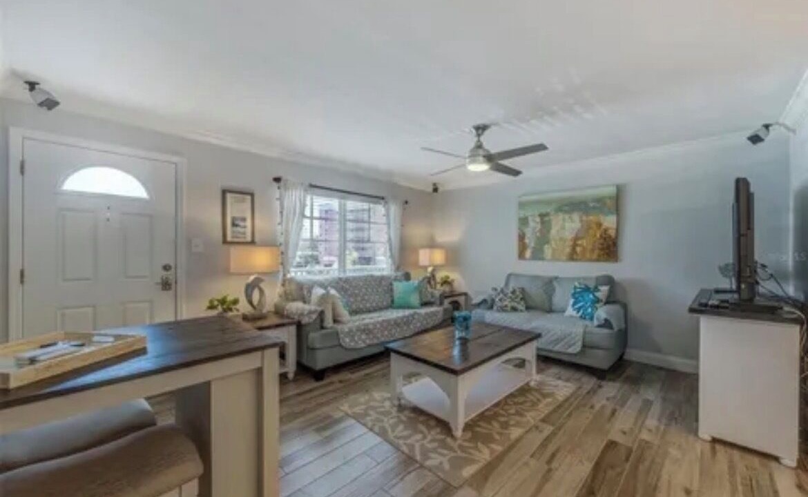 Photo of Livingroom in Belle Vista