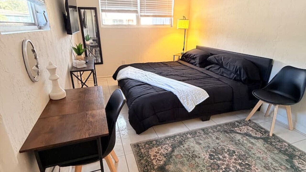 Photo of Bedroom in Wilton Manors