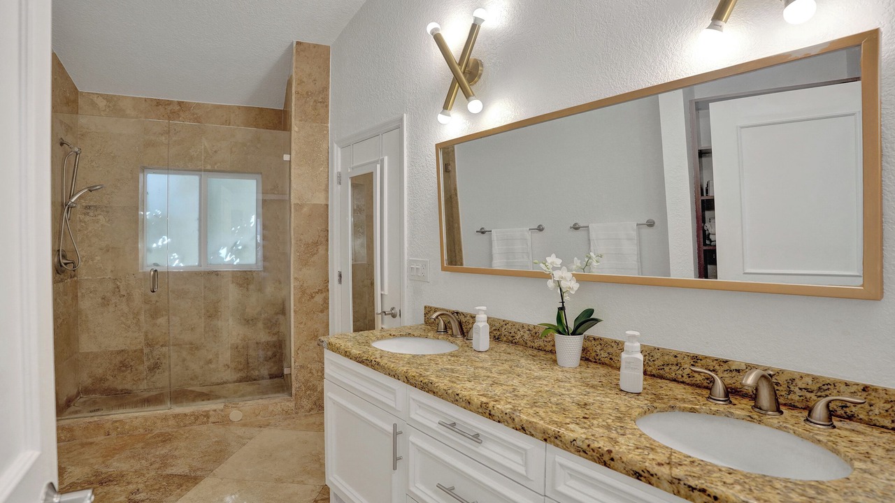 Photo of Bathroom in Coral Ridge