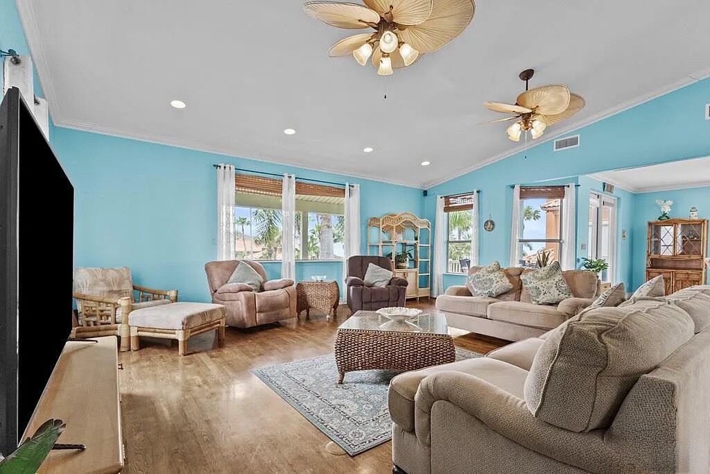 Photo of Livingroom in South Padre Island