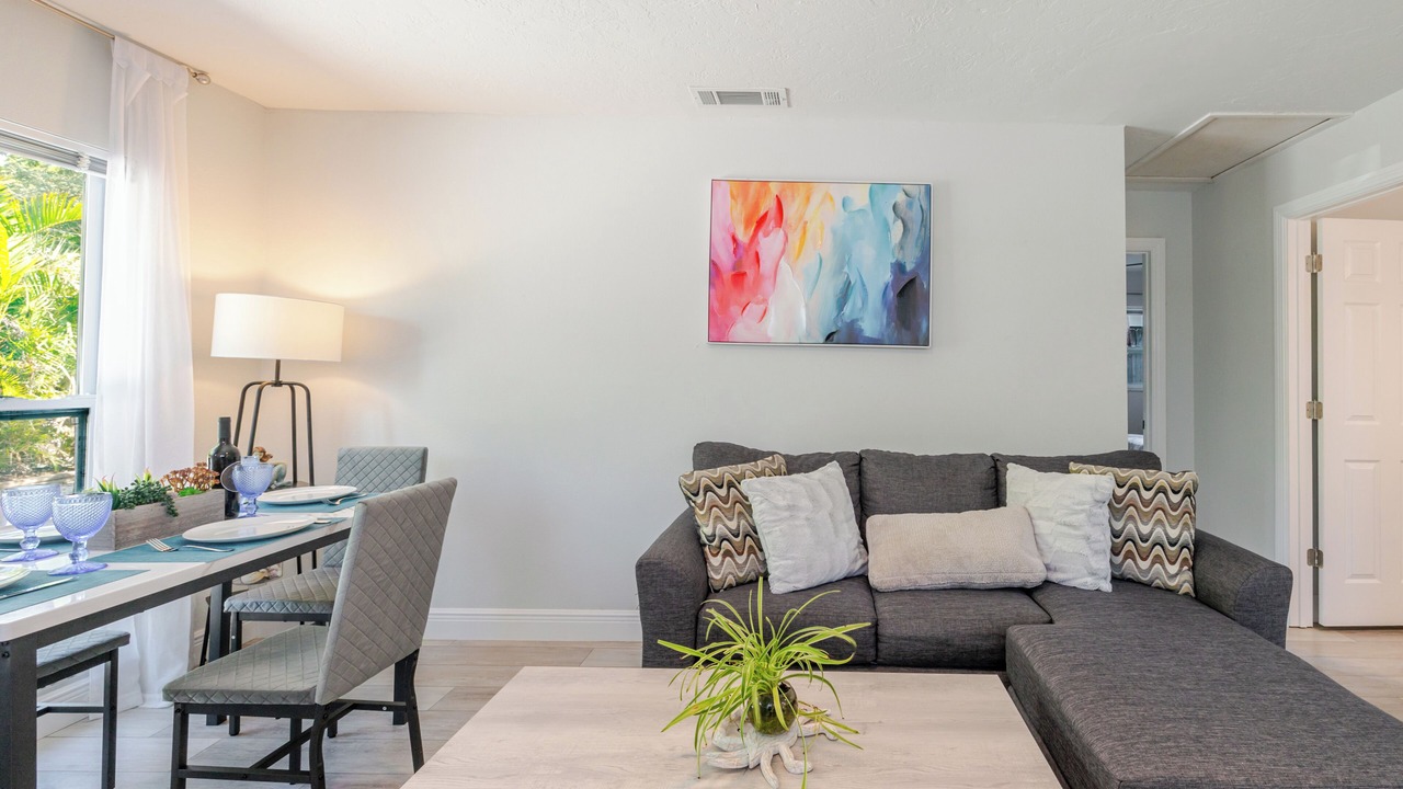 Photo of Livingroom in Gillespie Park
