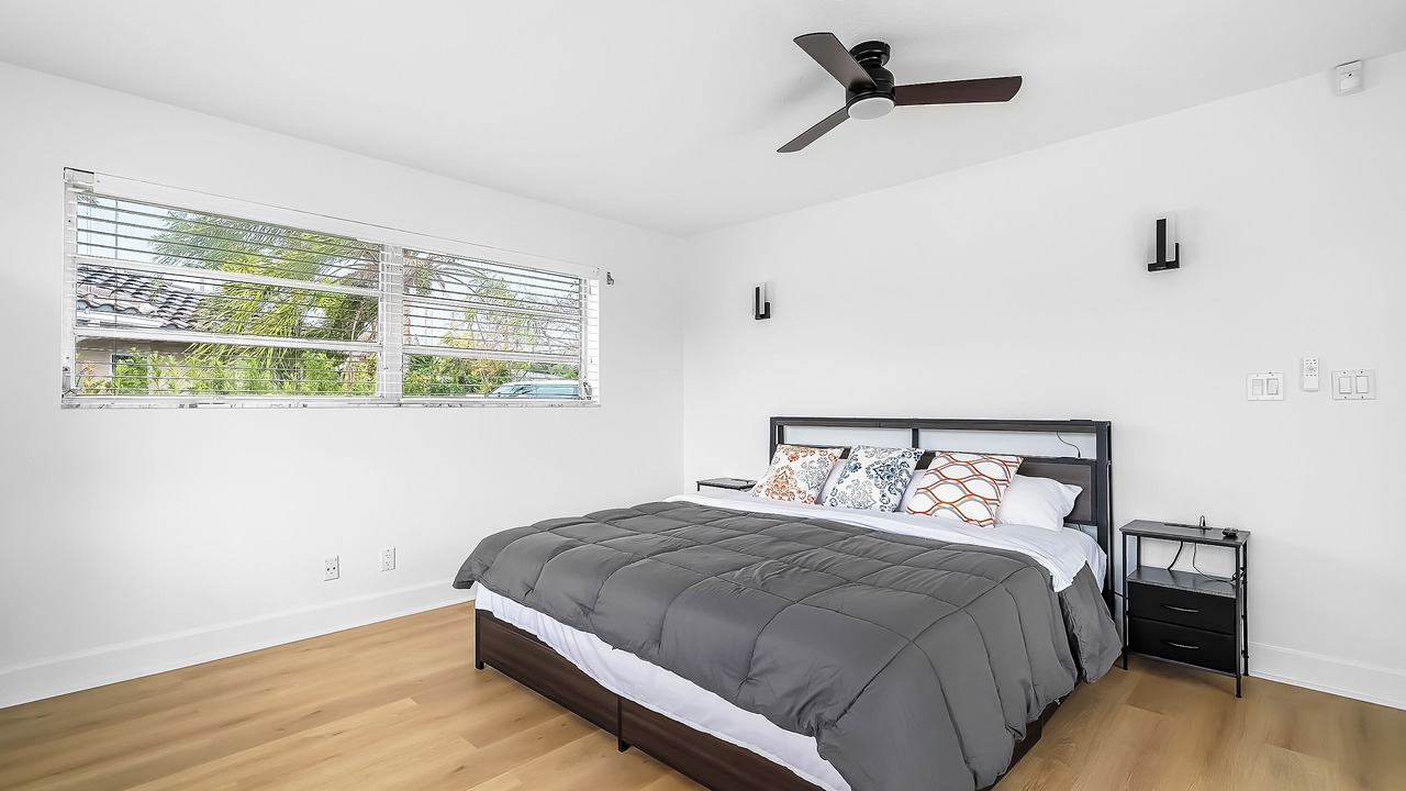Photo of Bedroom in Deerfield Beach