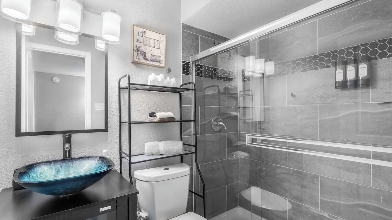 Photo of Bathroom in Central Arlington