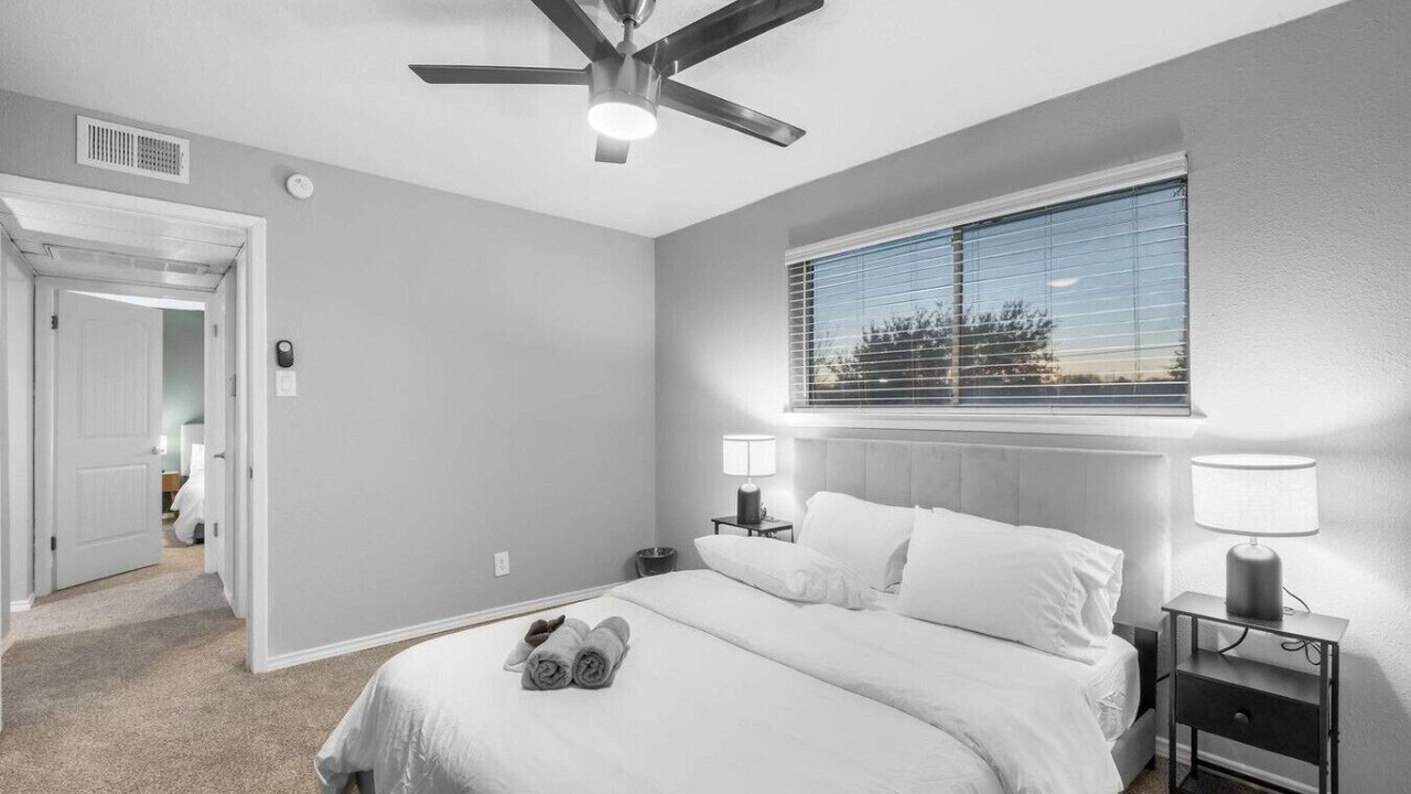 Photo of Bedroom in Central Arlington