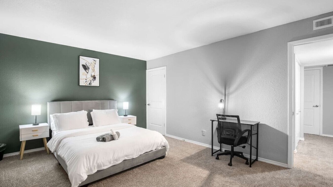 Photo of Bedroom in Central Arlington