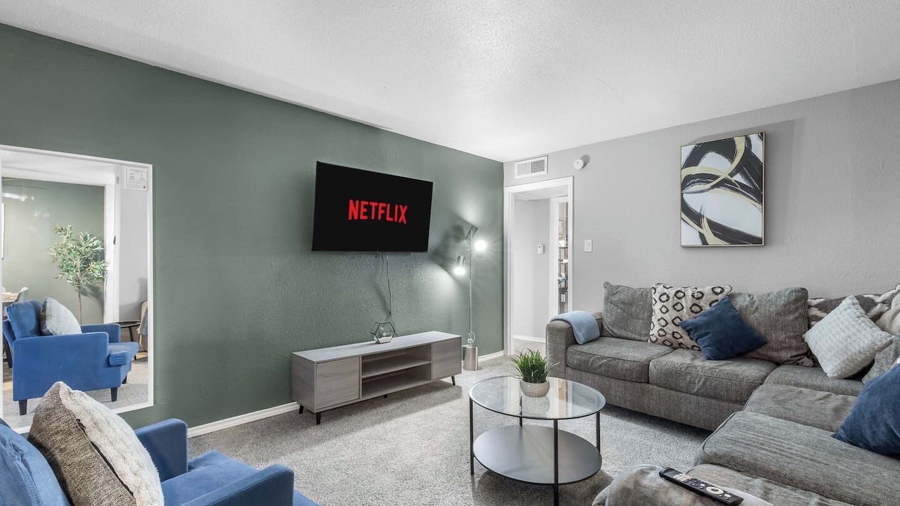 Photo of Livingroom in Central Arlington