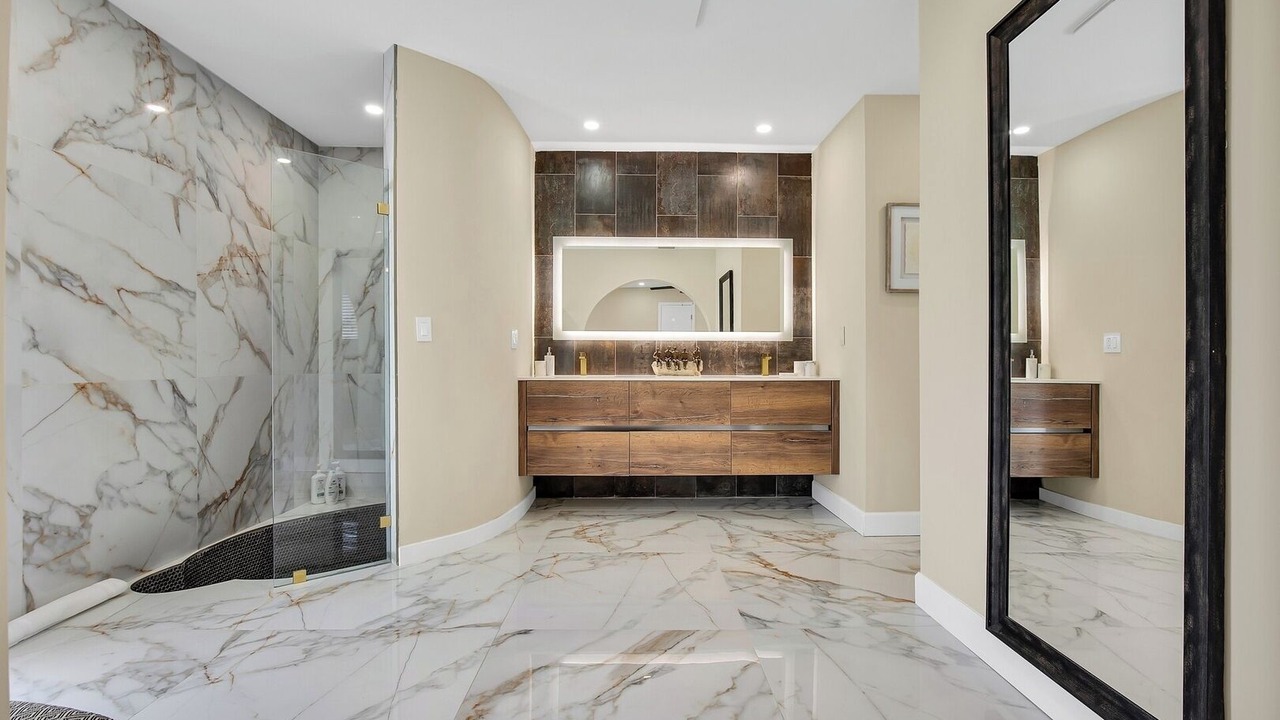 Photo of Bathroom in Plantation