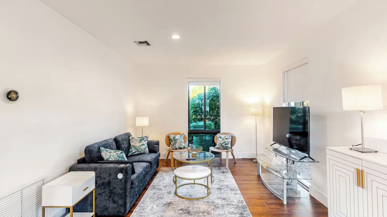 Photo of Livingroom in Hallandale Beach