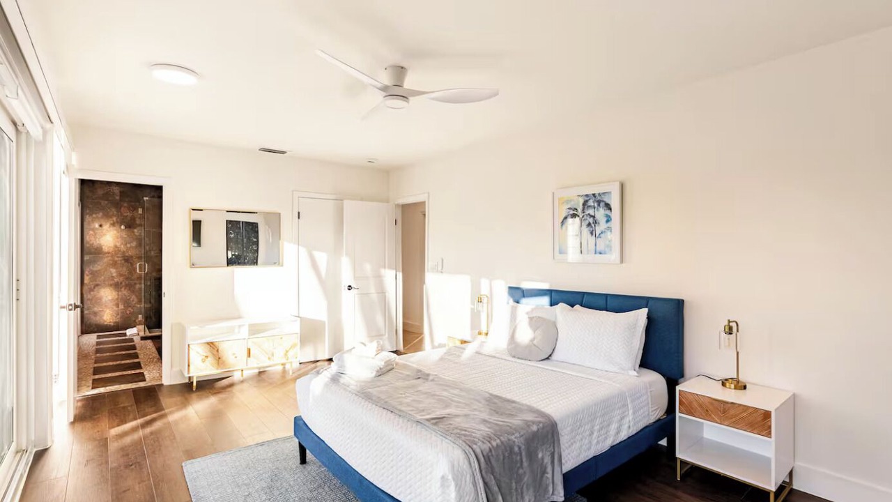 Photo of Bedroom in Hallandale Beach