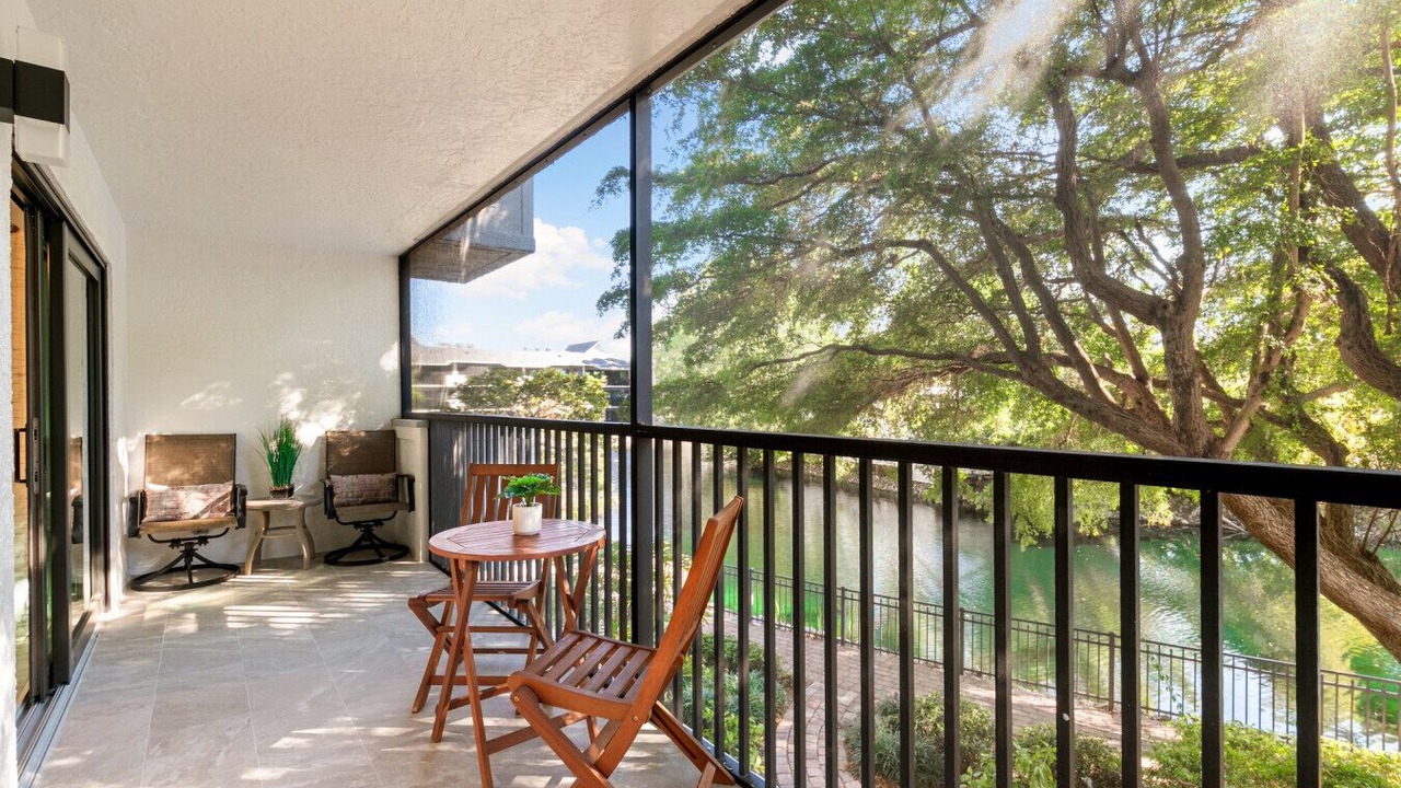 Photo of Outdoor in Park Shore