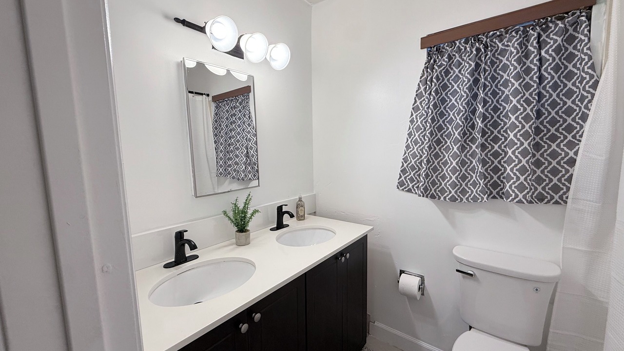 Photo of Bathroom in Overtown
