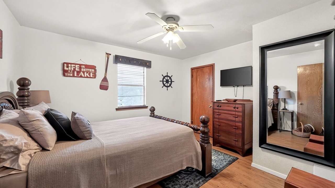 Photo of Bedroom in Quinlan