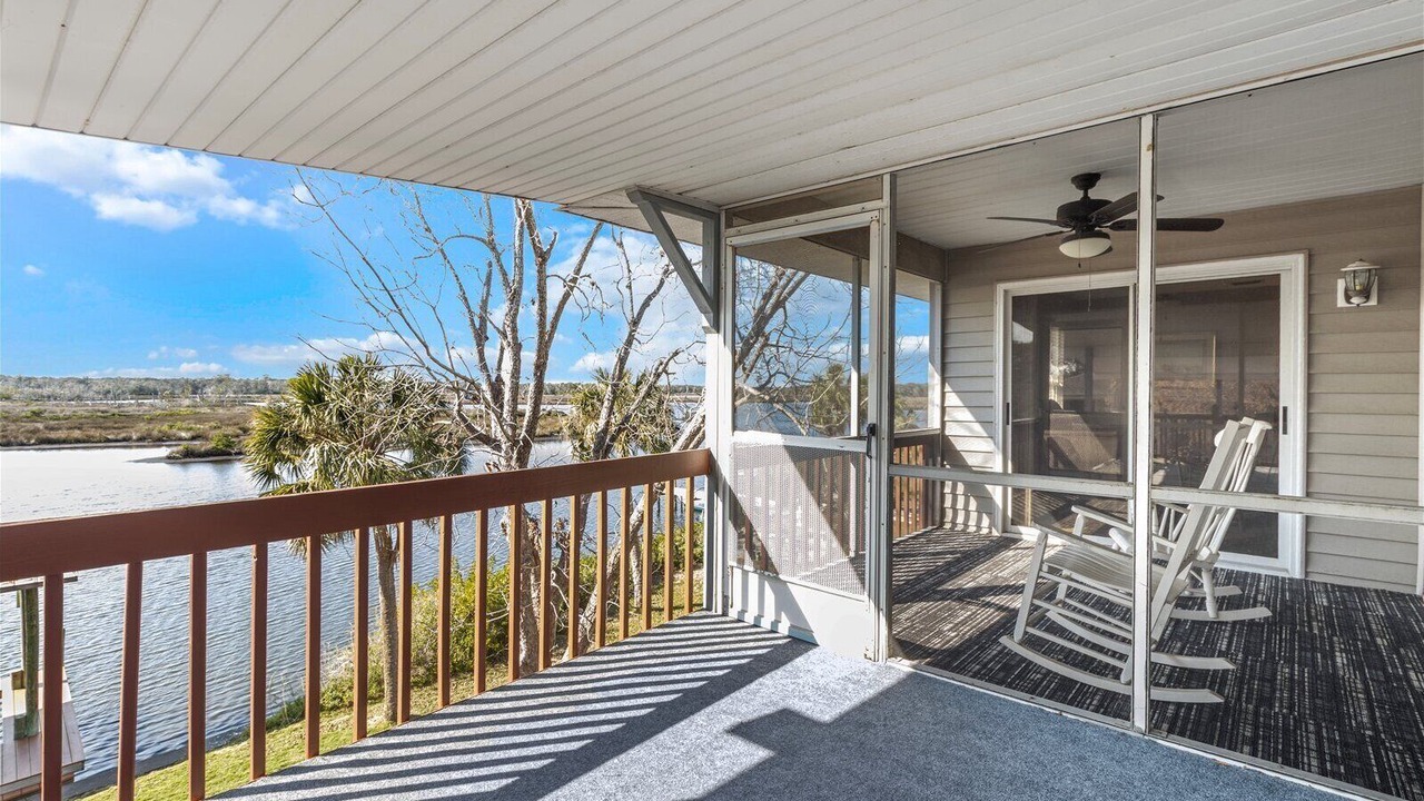Photo of Patio Balcony in Old Homosassa