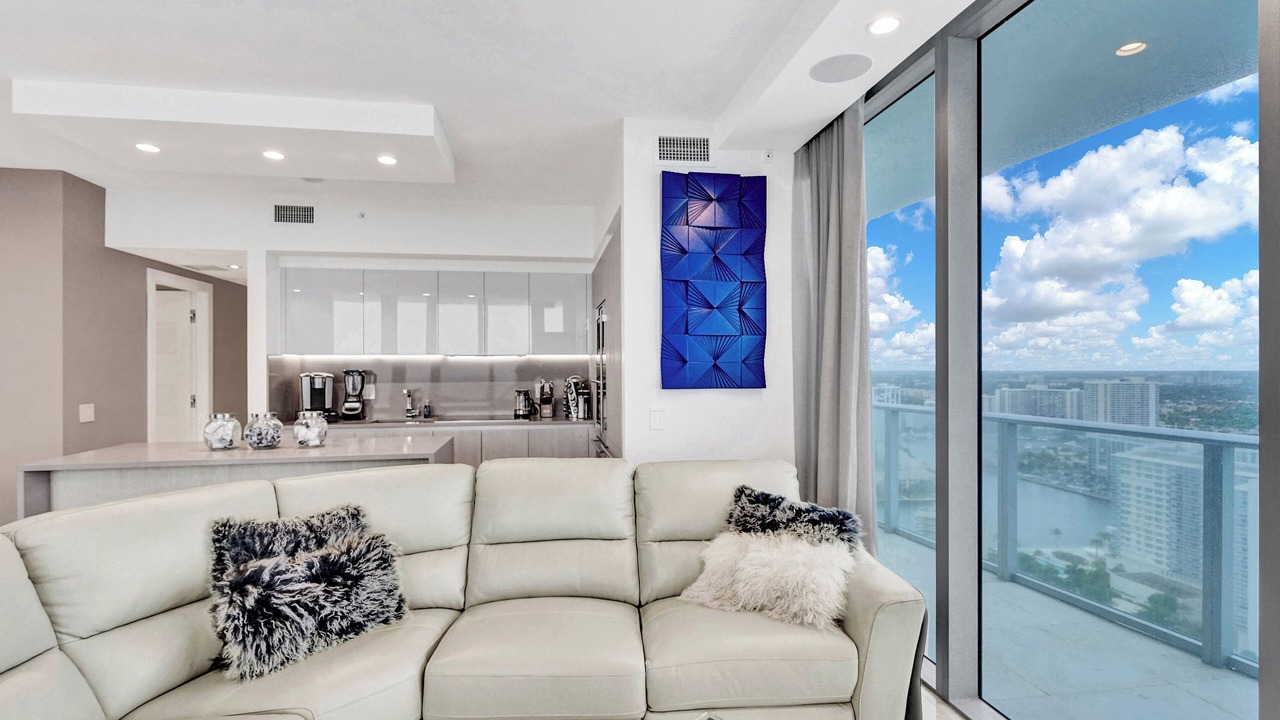 Photo of Livingroom in Hollywood South Central Beach