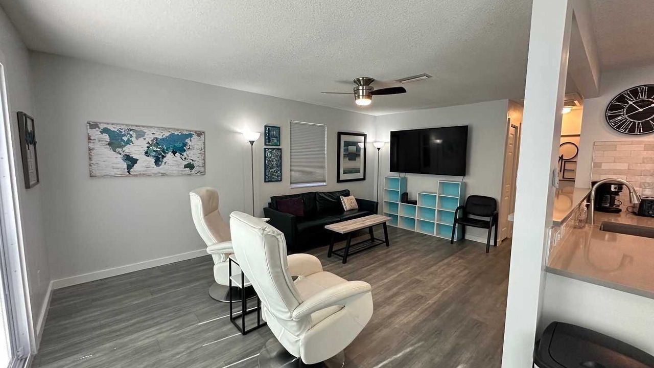 Photo of Livingroom in Surfcrest Village