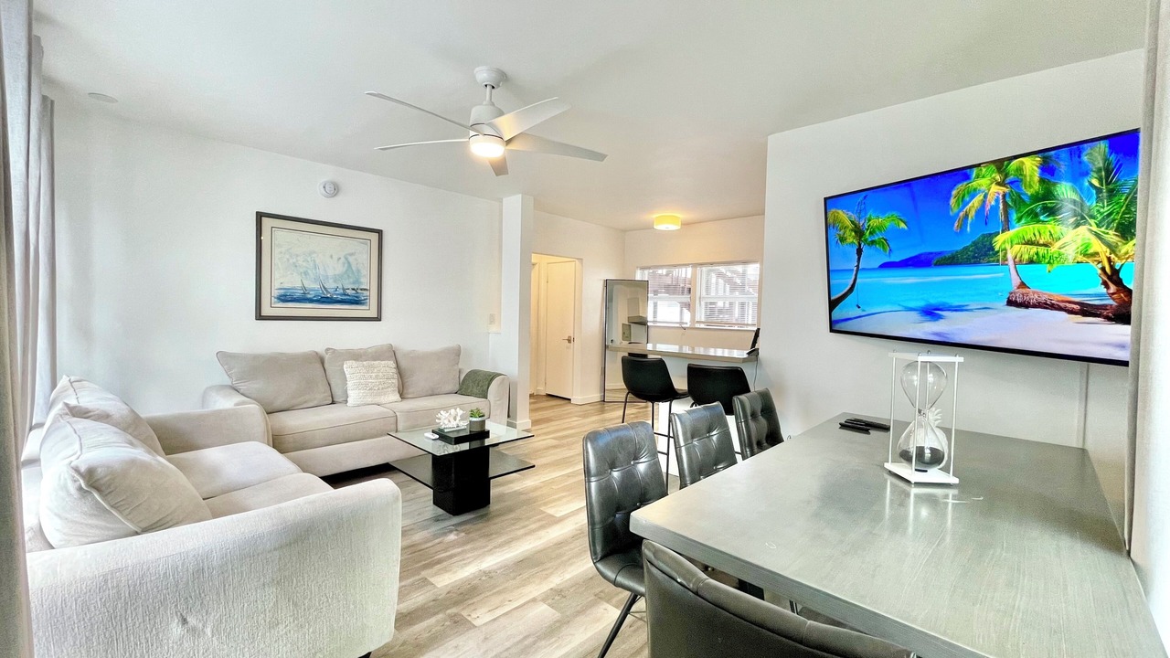 Photo of Livingroom in Lauderdale Beach