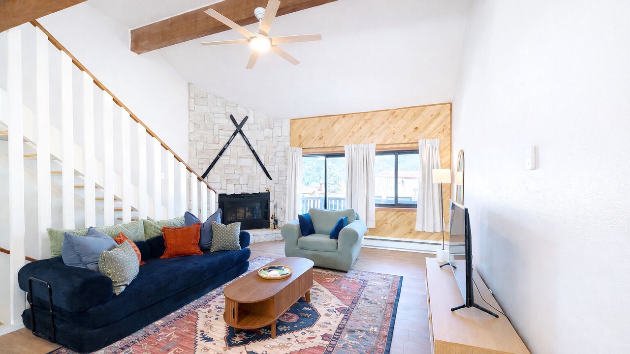 Photo of Livingroom in Red River