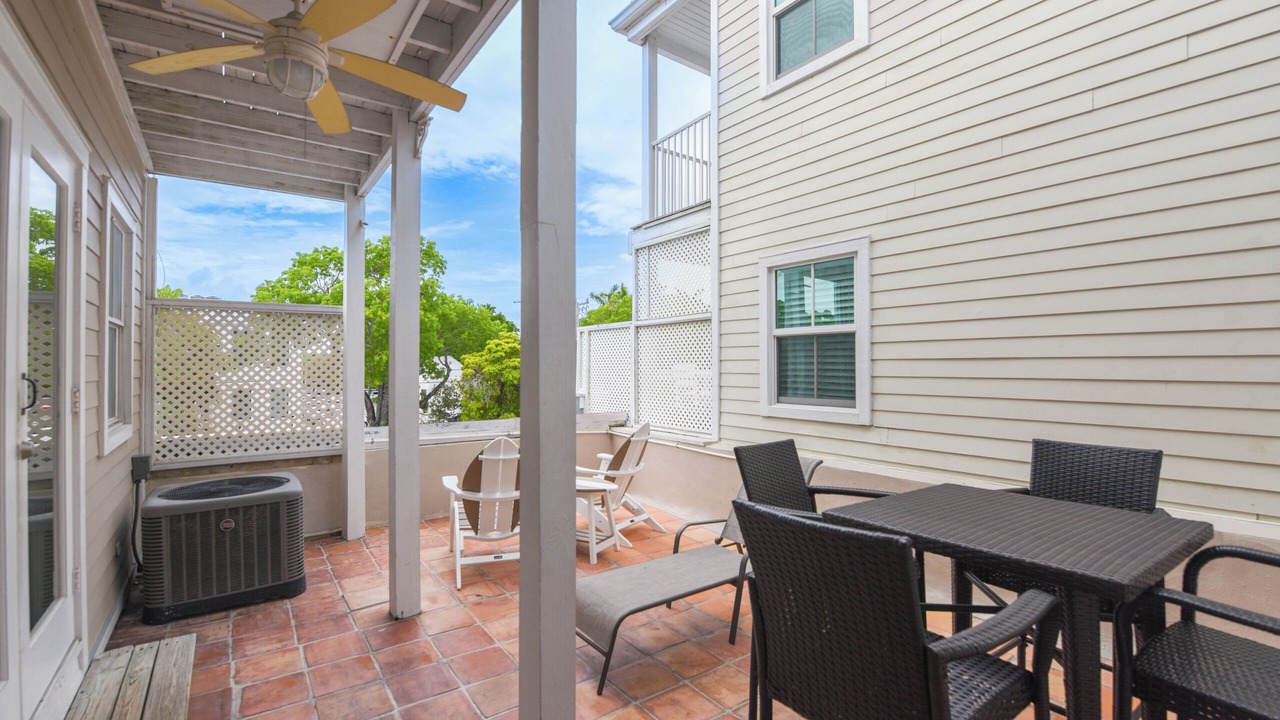 Photo of Outdoor in Uptown - Upper Duval