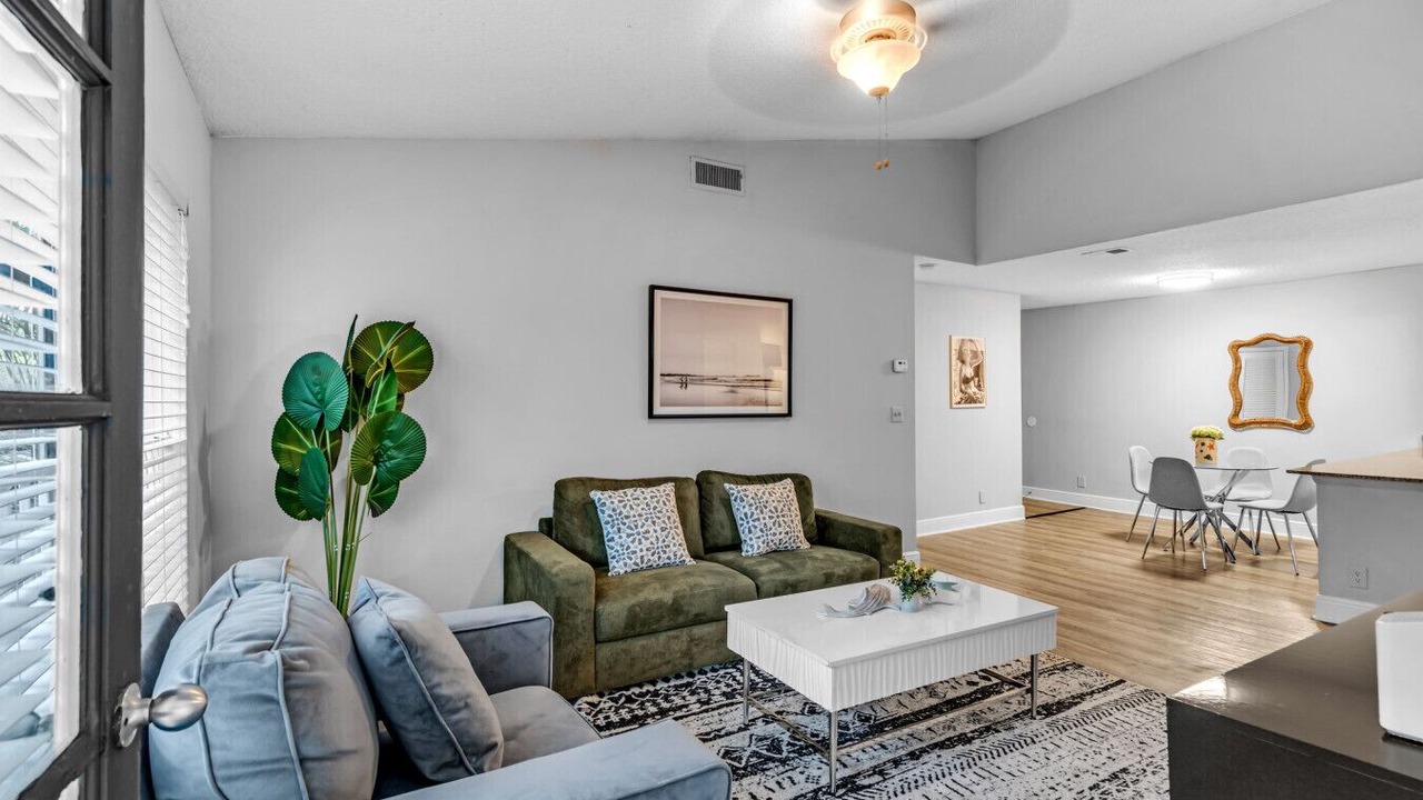Photo of Livingroom in Survey Creek