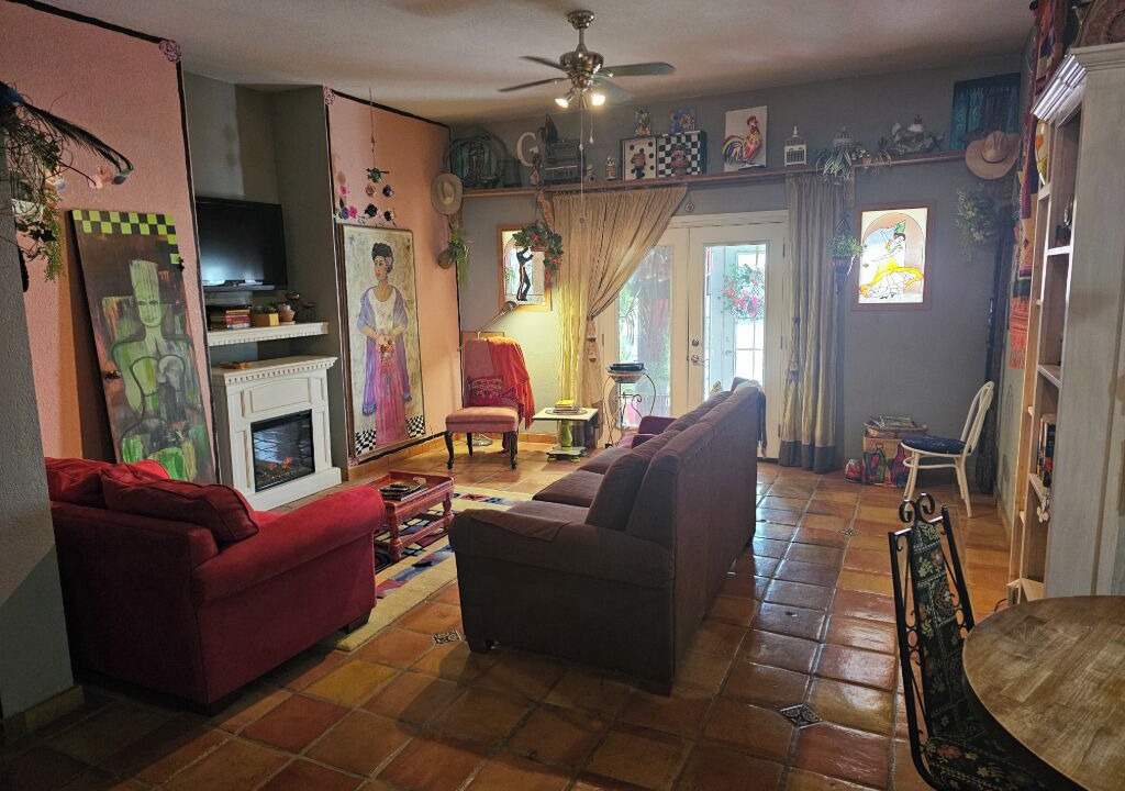 Photo of Livingroom in Midland