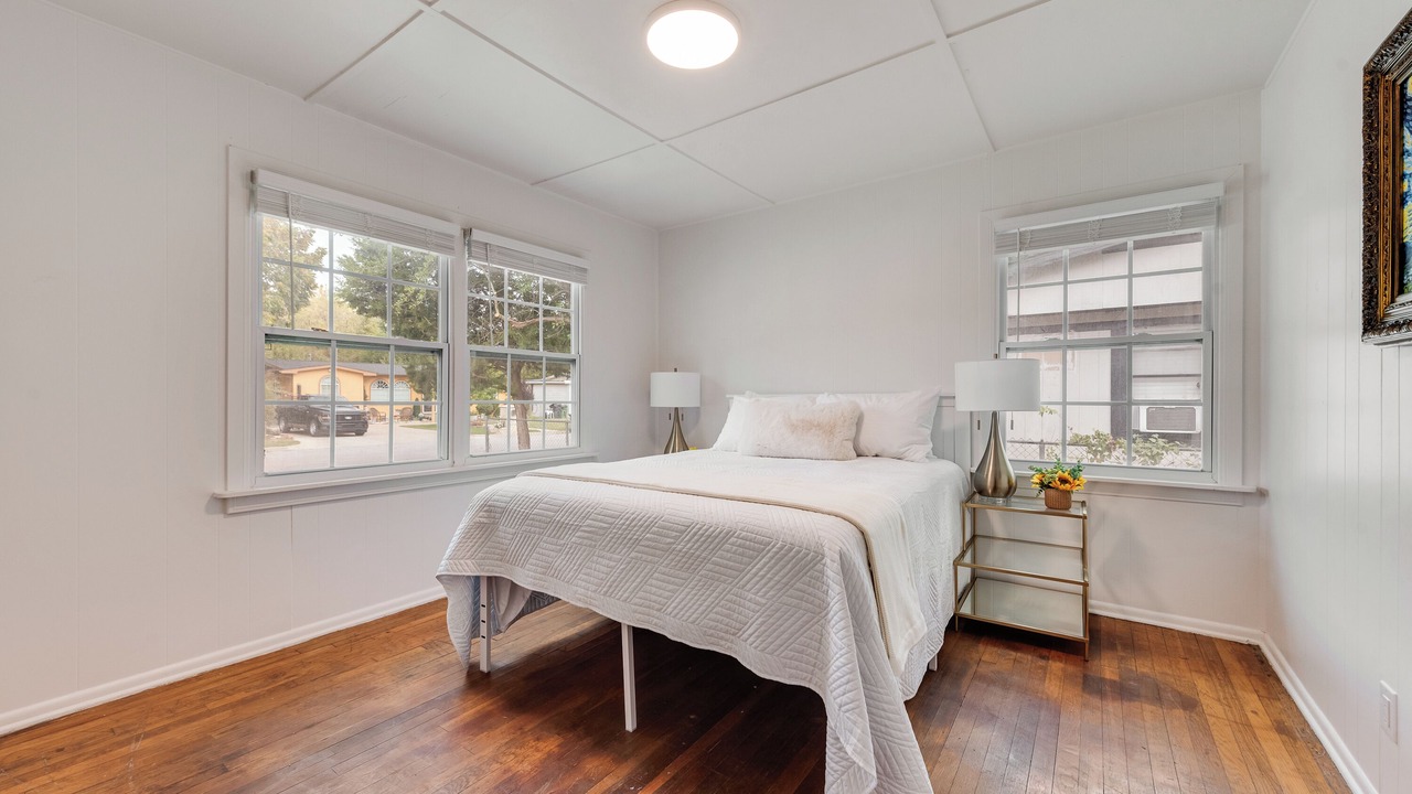 Photo of Bedroom in Central Arlington