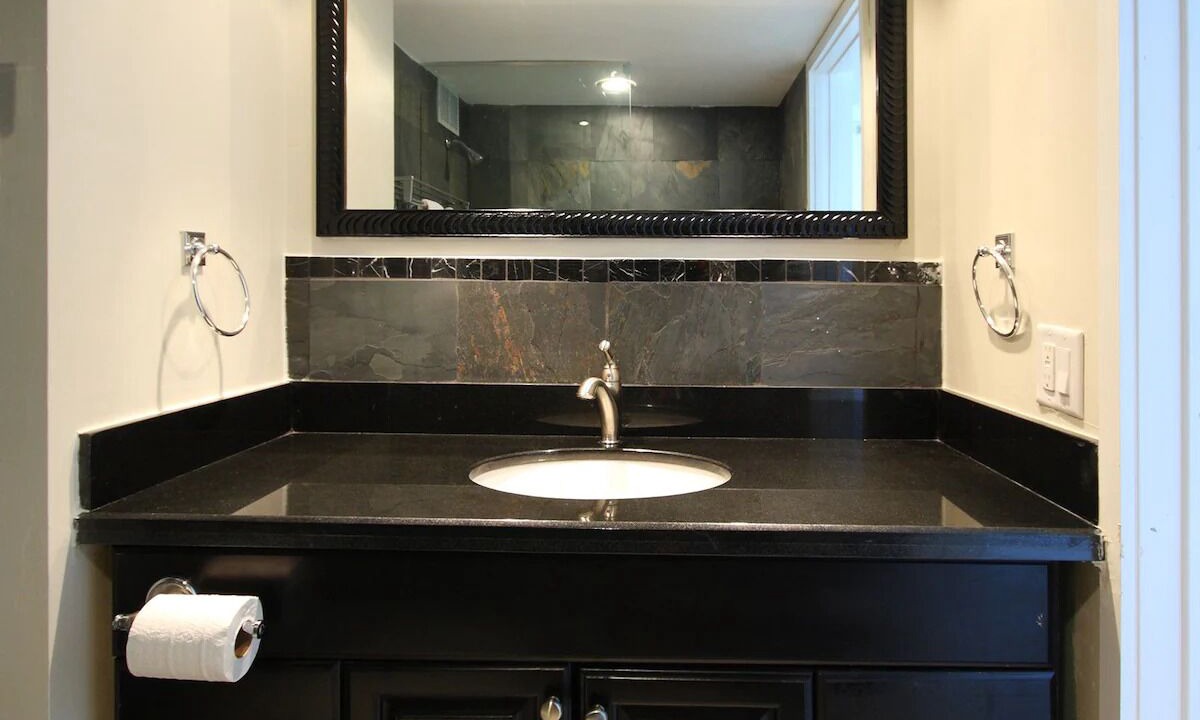 Photo of Bathroom in Galt Mile