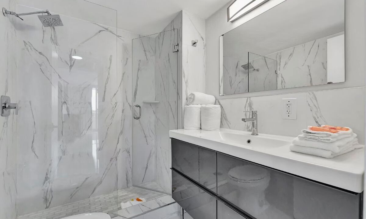 Photo of Bathroom in Galt Mile