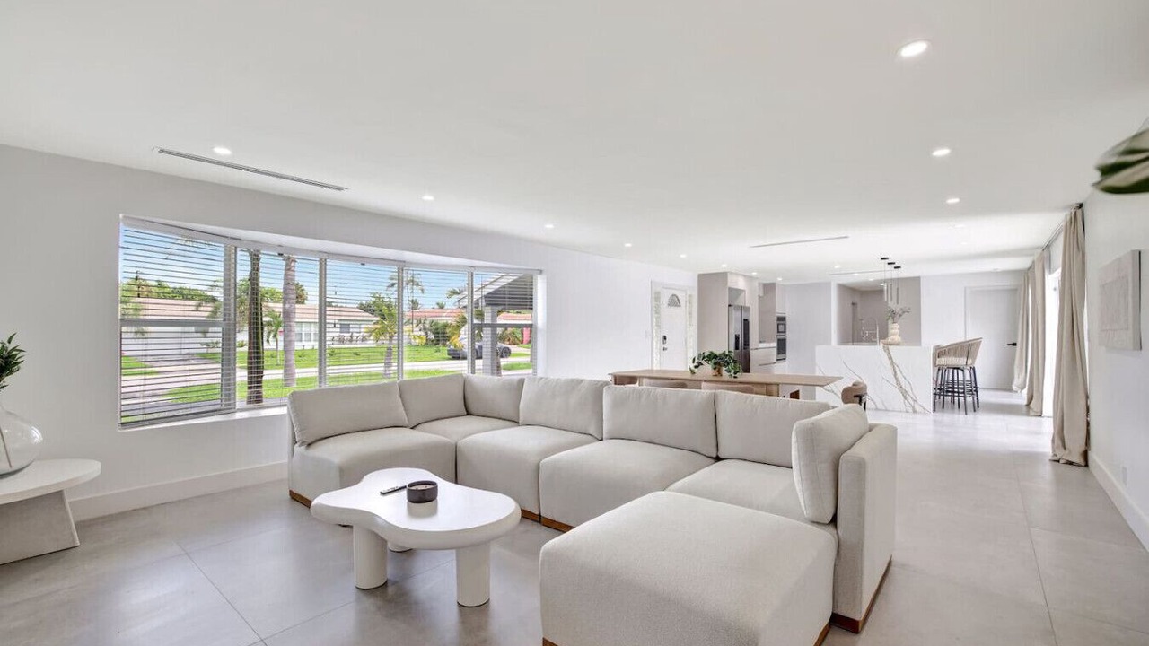 Photo of Livingroom in Coral Ridge Isles
