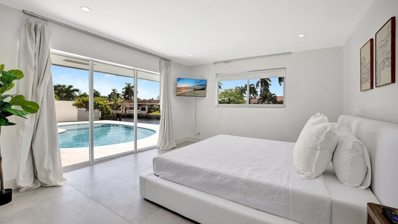 Photo of Bedroom in Coral Ridge Isles