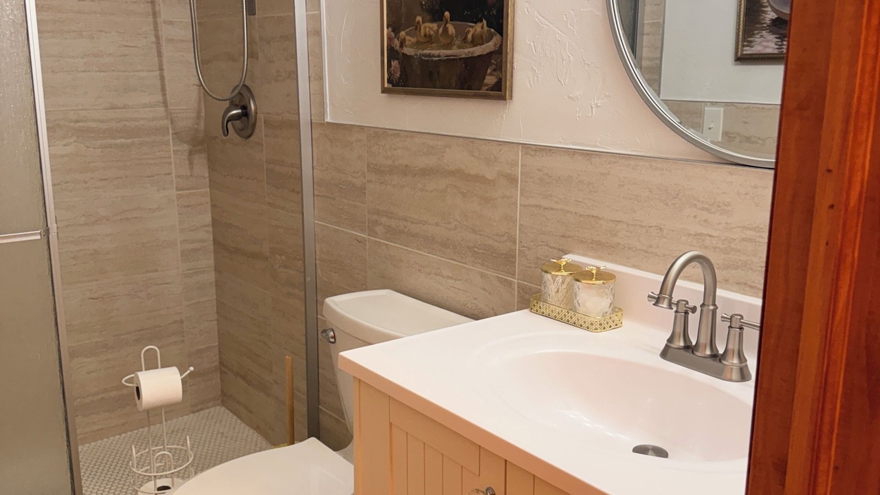 Photo of Bathroom in Garden City