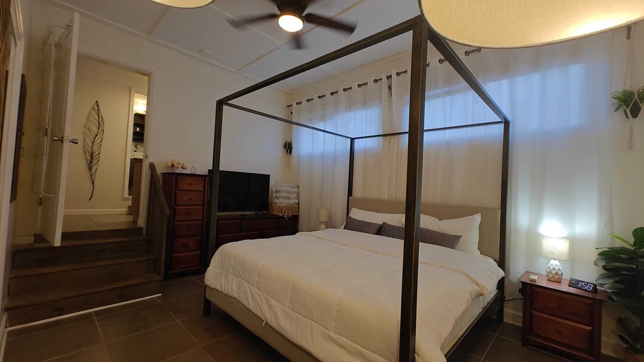 Photo of Bedroom in Lake Magdalene