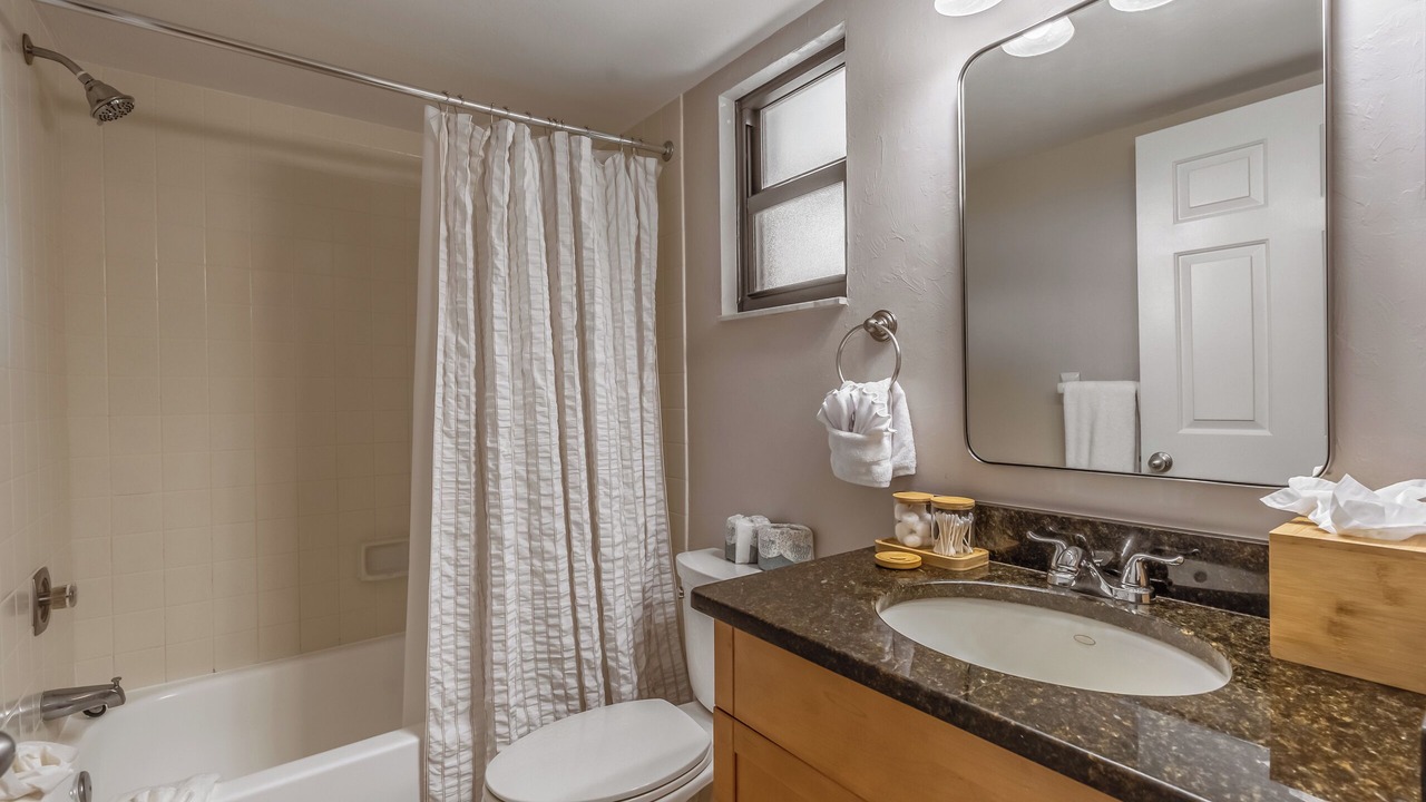 Photo of Bathroom in Park Shore